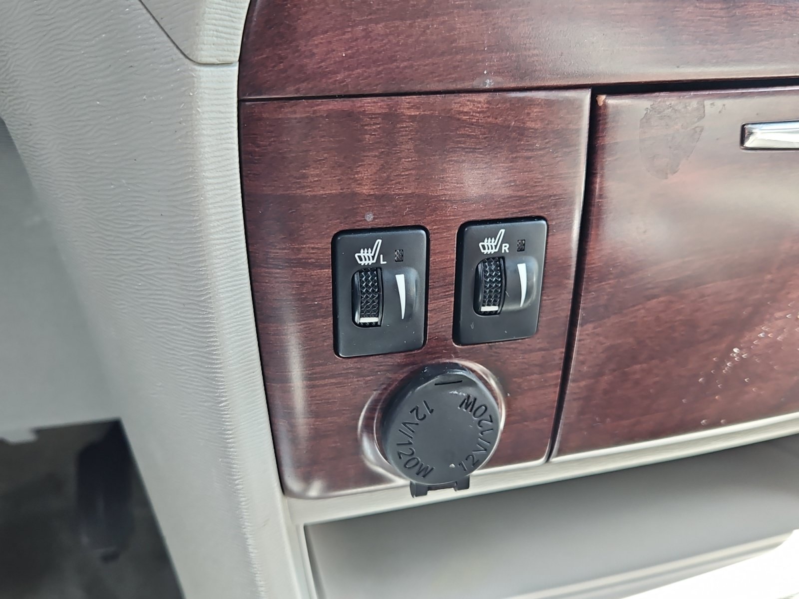 Used 2013 Toyota Sienna XLE FWD image 20