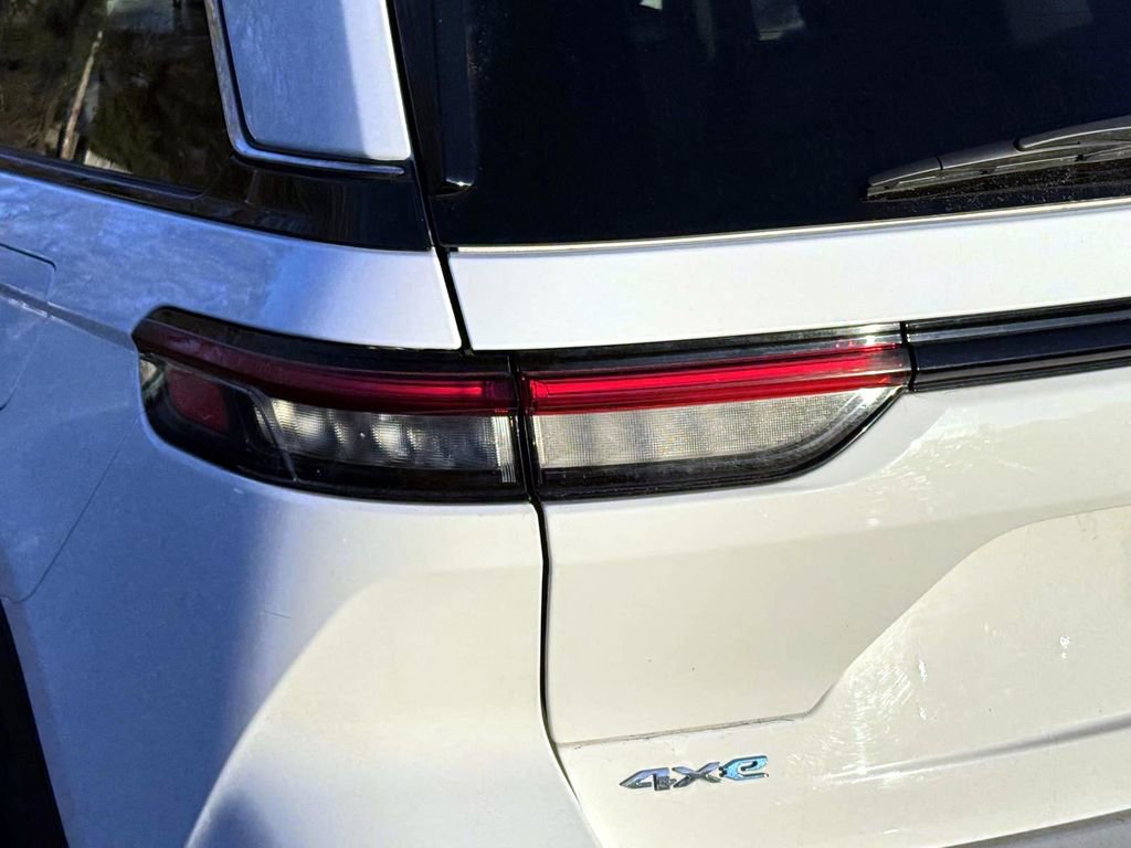 Used 2024 Jeep Grand Cherokee Limited 4xe image 10