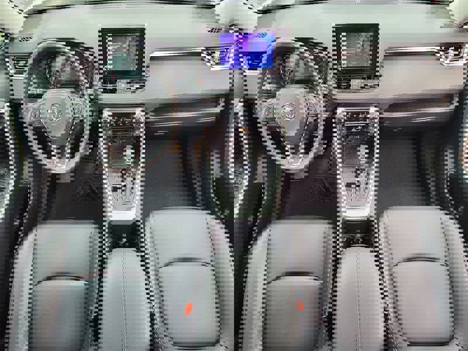 Used 2024 Toyota RAV4 XLE Premium image 25