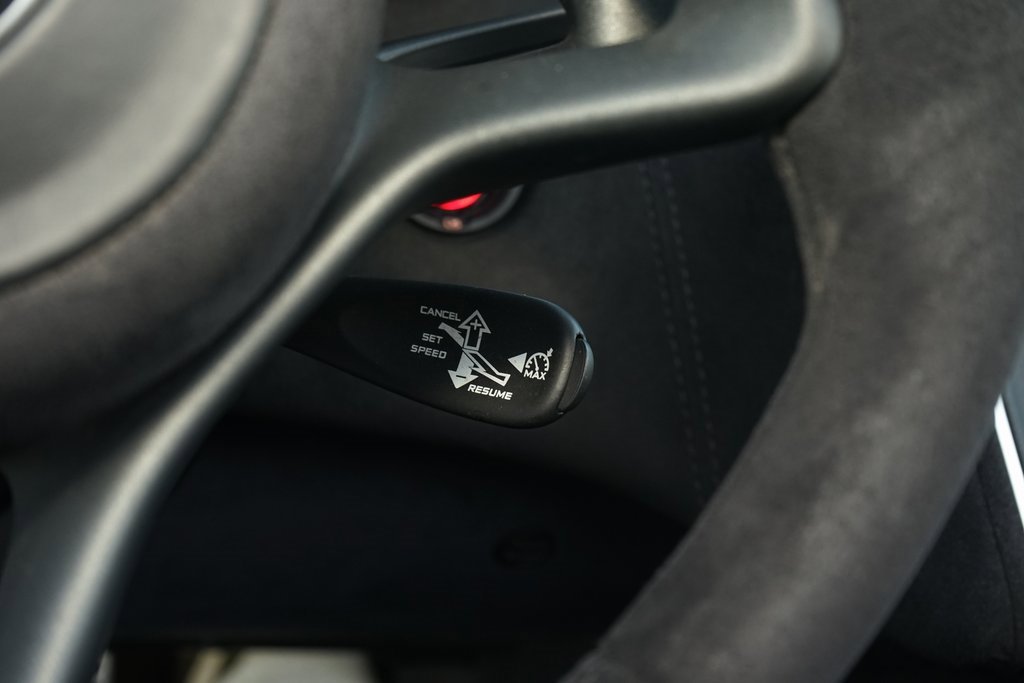 Used 2020 McLaren 600LT Spider image 28