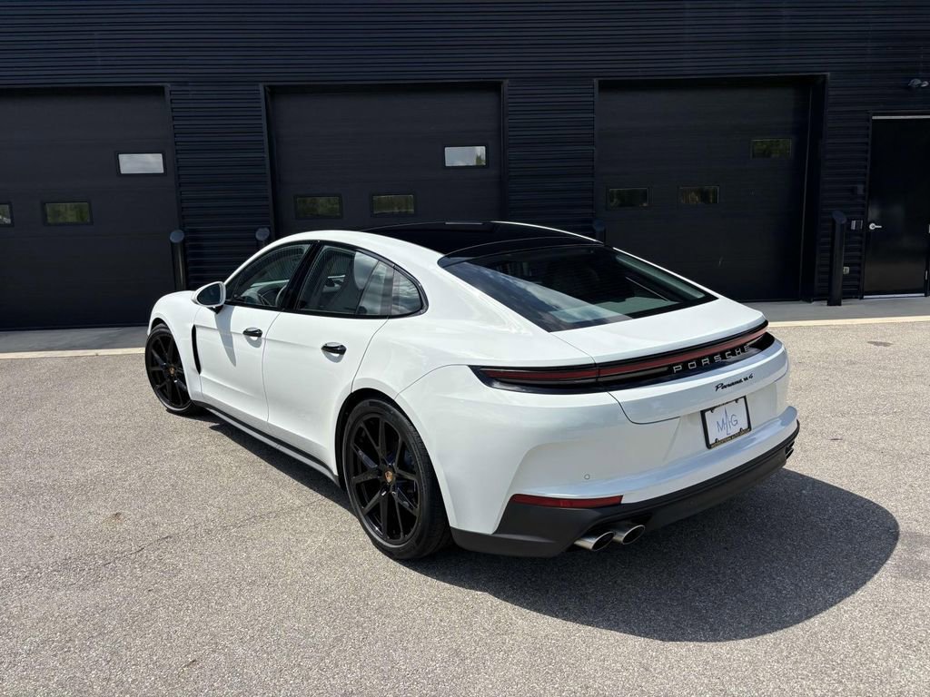 New 2025 Porsche Panamera image 3