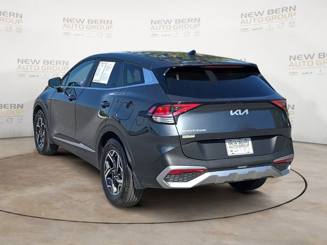 Used 2024 Kia Sportage LX image 3