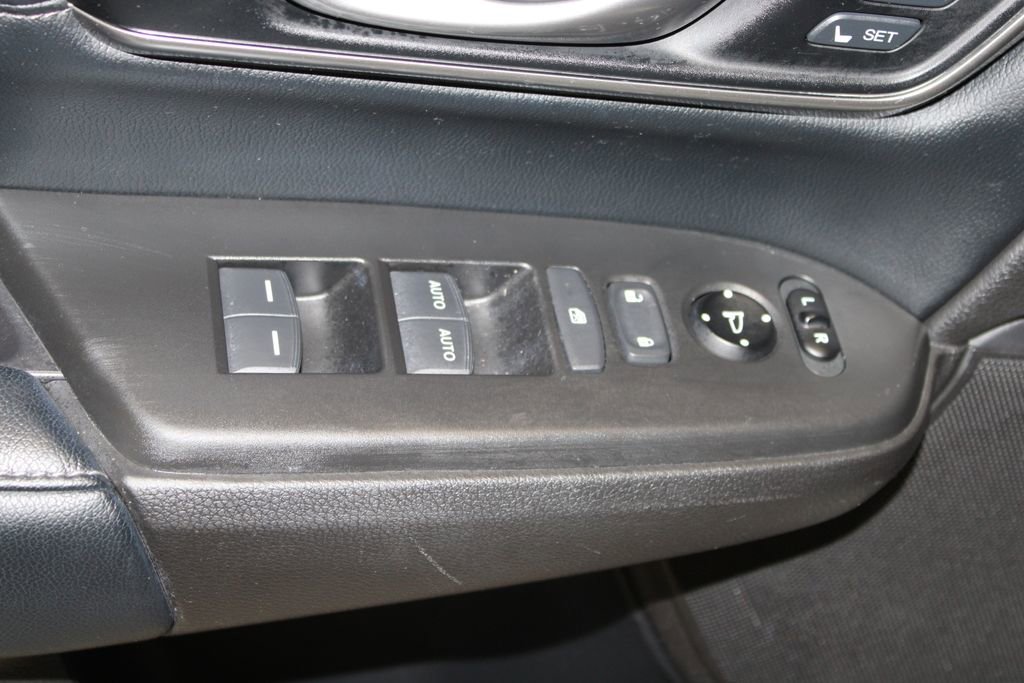Used 2019 Honda CR-V Touring image 8