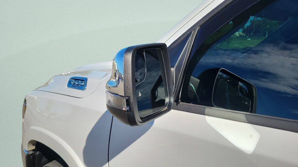 Used 2025 RAM 1500 Laramie AWD/4WD image 26