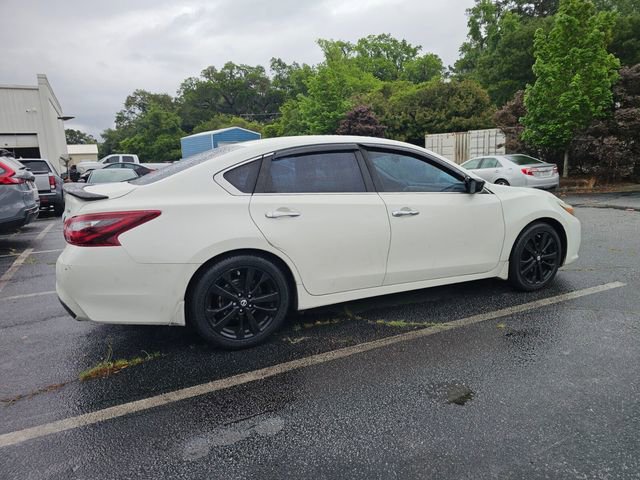 Used 2017 Nissan Altima 2.5 SR w/ Midnight Edition Package FWD image 7