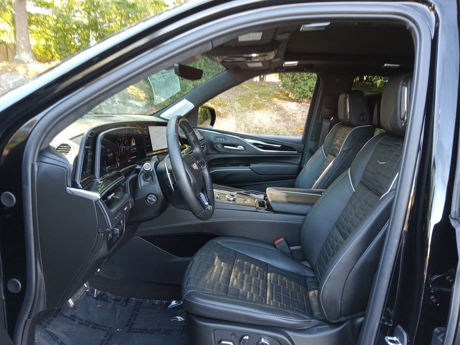 Used 2023 Cadillac Escalade V image 9