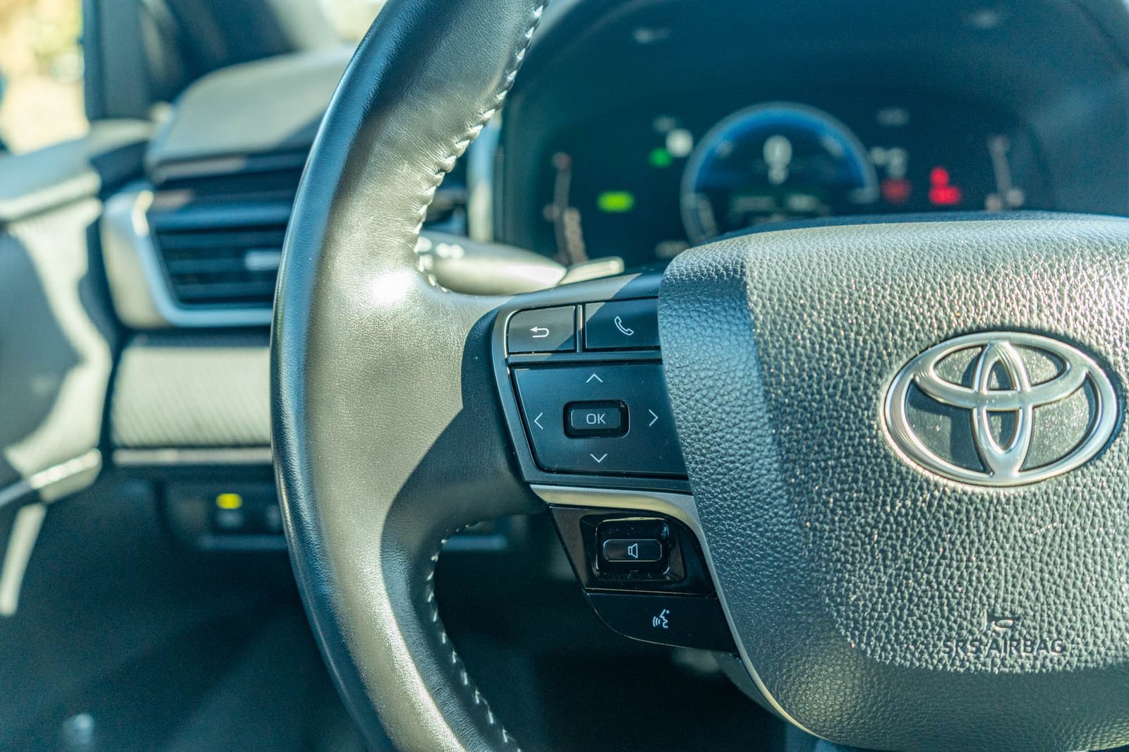 Certified 2025 Toyota Camry SE FWD image 26