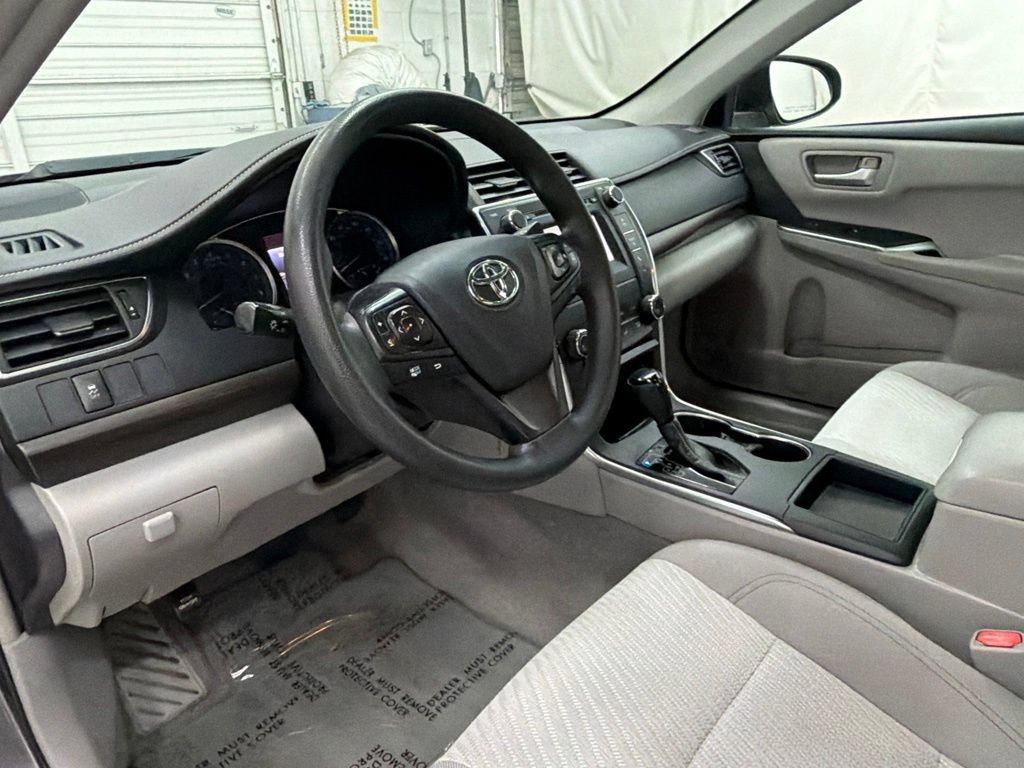 Used 2017 Toyota Camry FWD image 9