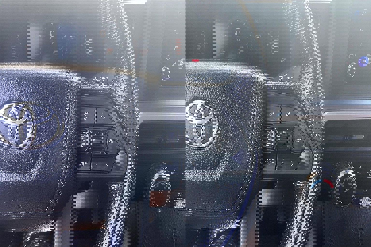 Used 2025 Toyota Tacoma SR5 image 24