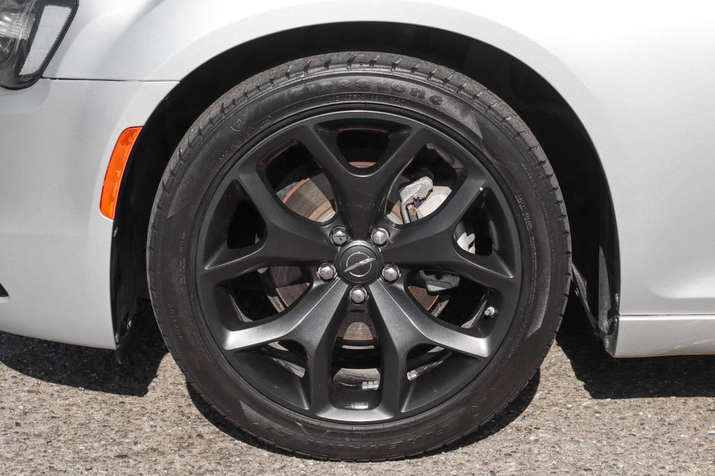 Used 2023 Chrysler 300 Touring w/ Sport Appearance Package RWD image 38