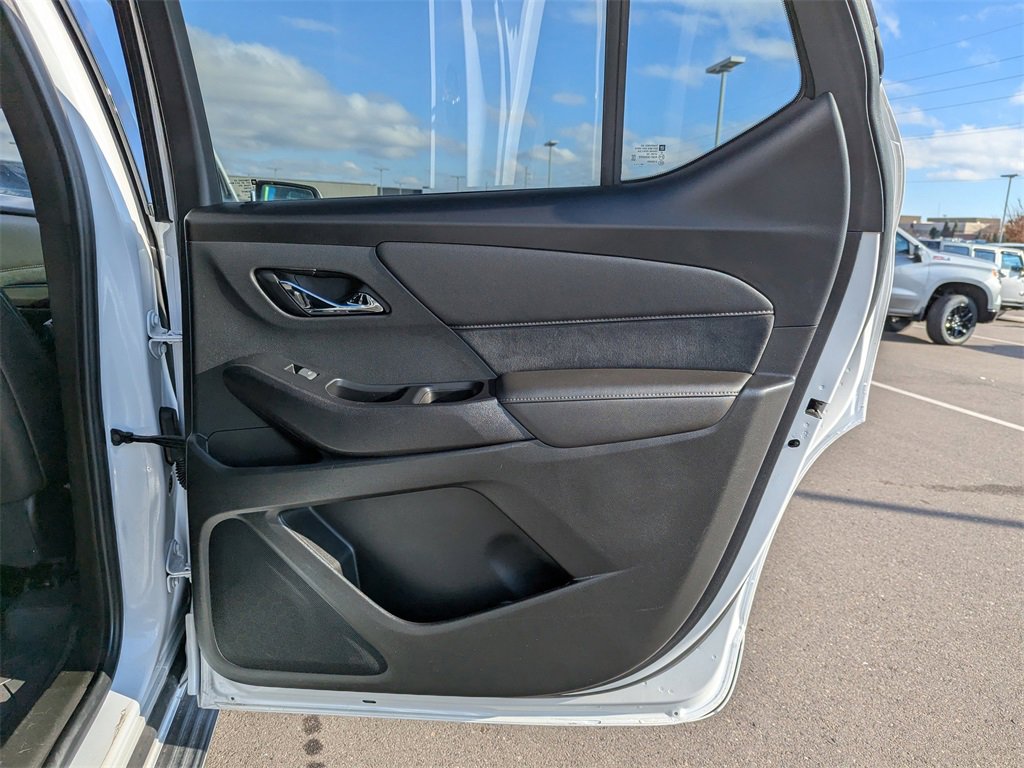 Used 2023 Chevrolet Traverse High Country w/ LPO, 'HIT The Road' Package image 39