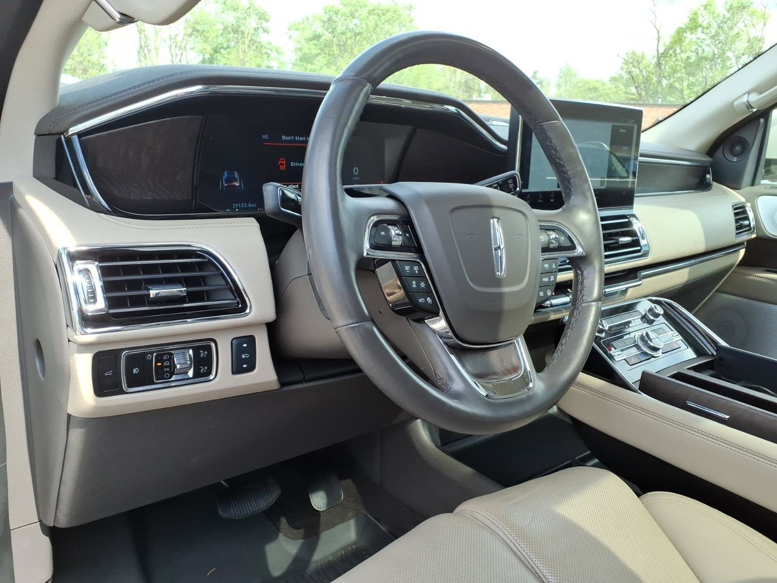 Used 2024 Lincoln Navigator L Reserve AWD/4WD image 14