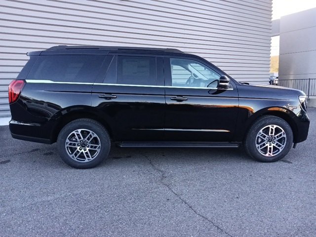 New 2026 Ford Expedition Active image 2