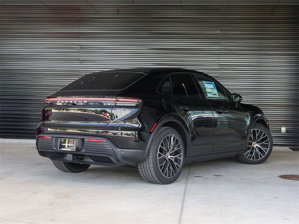 New 2025 Porsche Macan 4 Electric image 7
