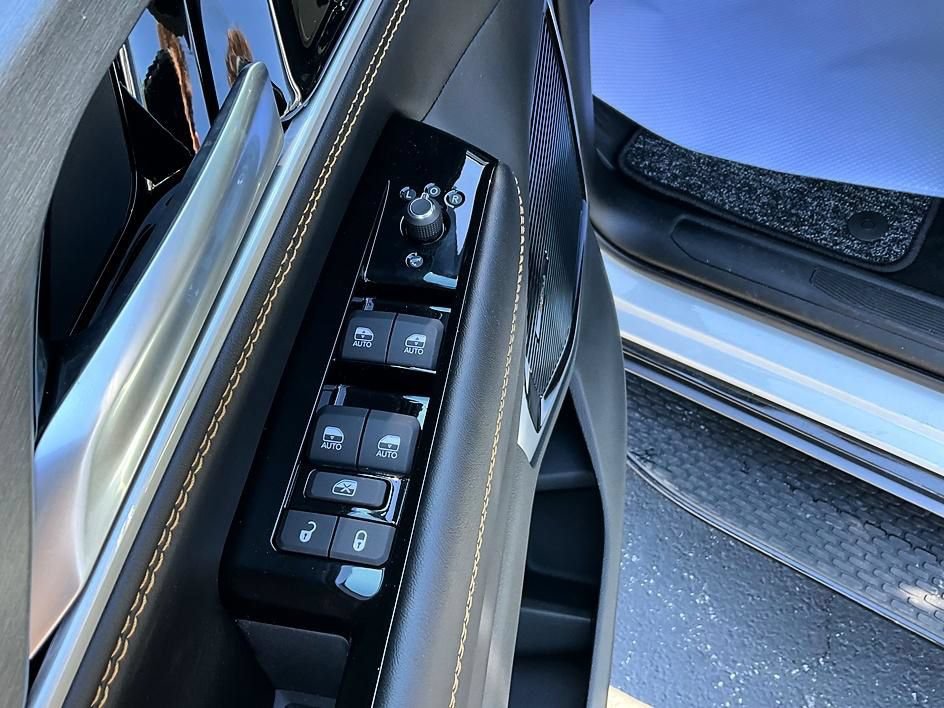 New 2026 Jeep Grand Wagoneer L 4WD image 14