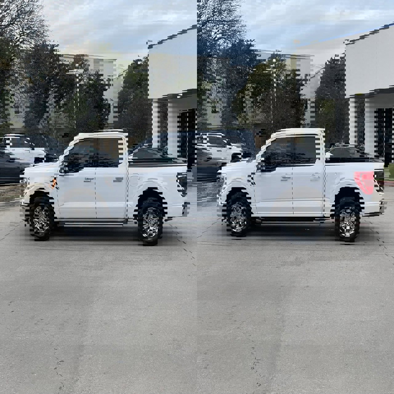 Used 2021 Ford F150 XLT w/ Equipment Group 302A High image 3