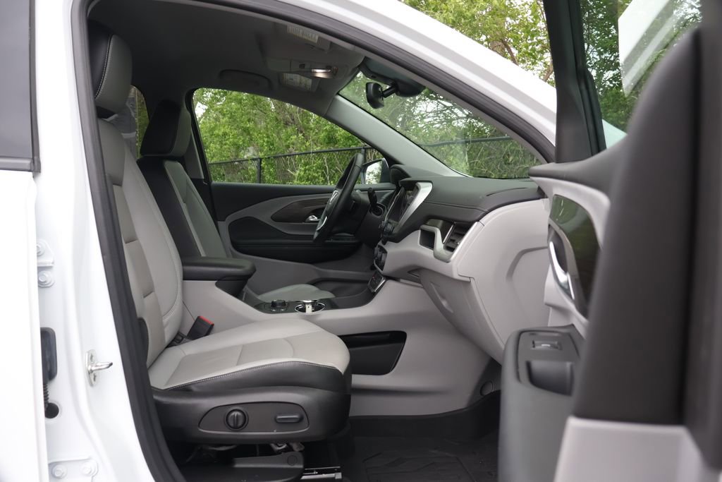 Used 2024 GMC Terrain SLT w/ LPO, Floor Liner Package image 39