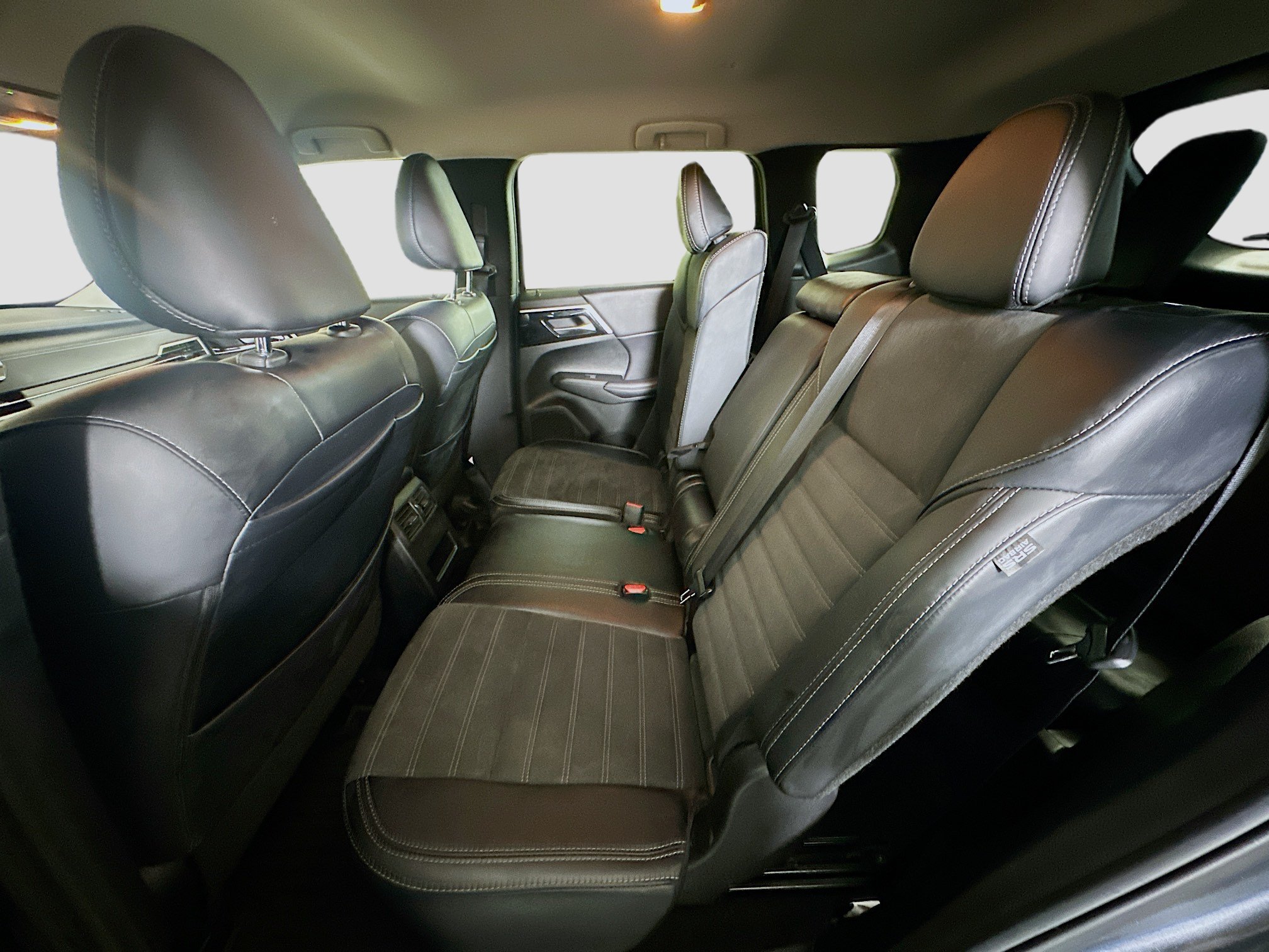 Used 2024 Mitsubishi Outlander SE FWD image 29
