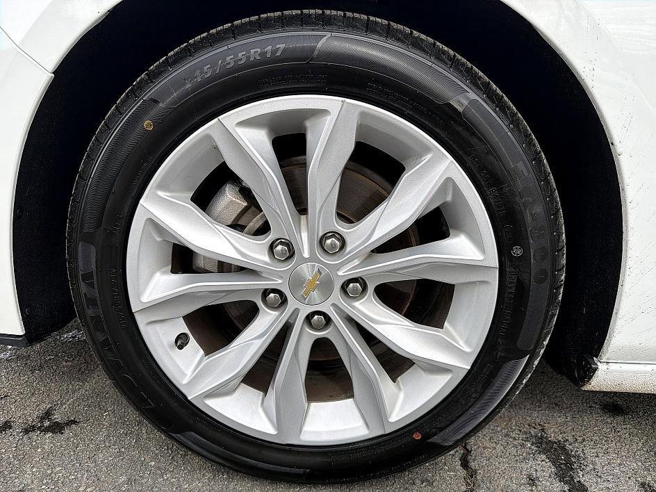 Used 2023 Chevrolet Malibu LT image 8