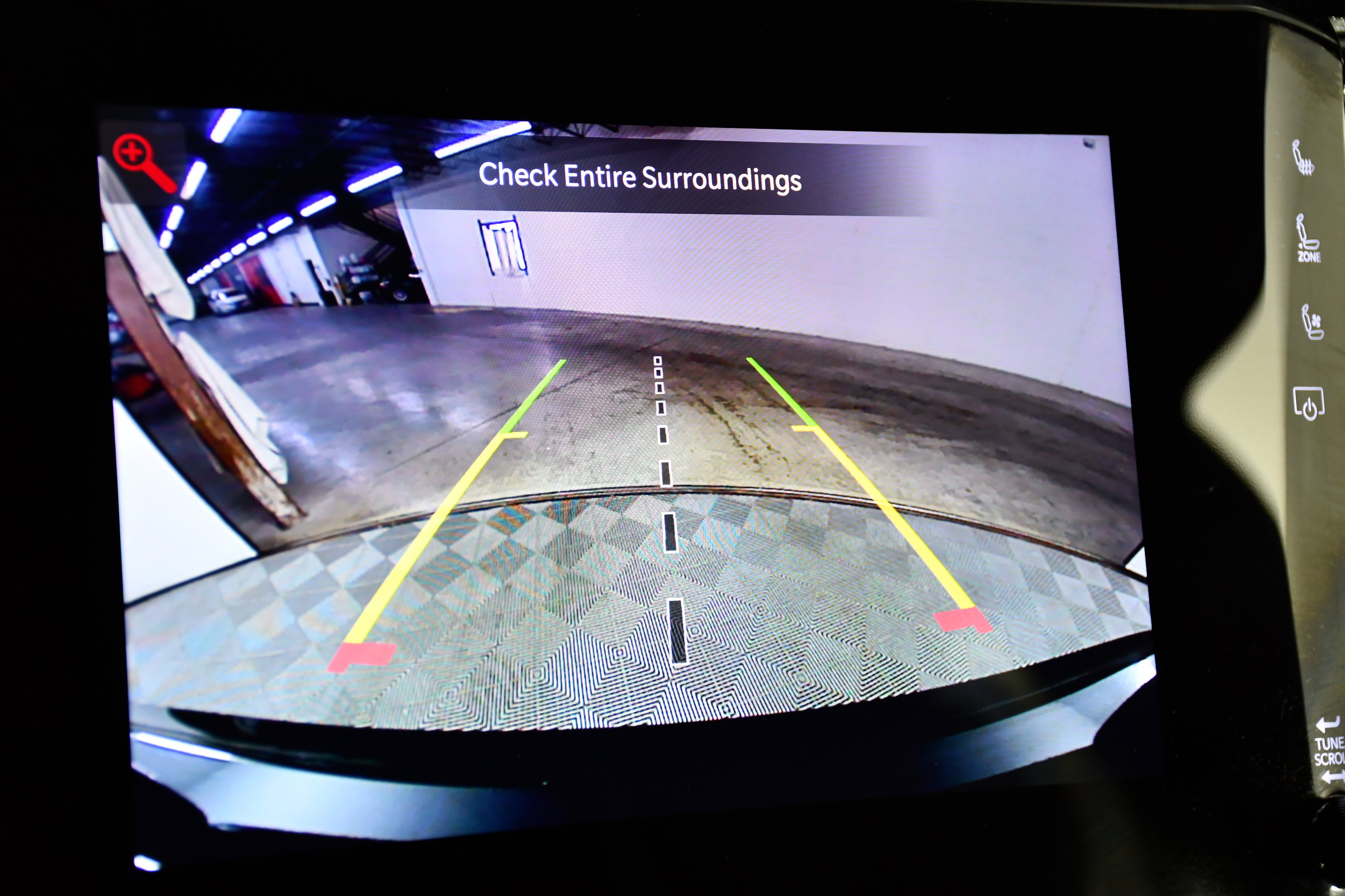 Used 2024 Jeep Wagoneer 4WD w/ HD Trailer Tow Package image 29