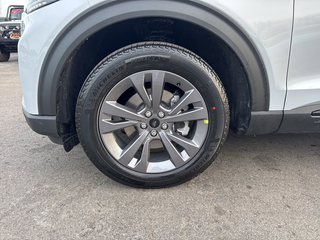 New 2026 Ford Explorer Active w/ Active Comfort Package image 10