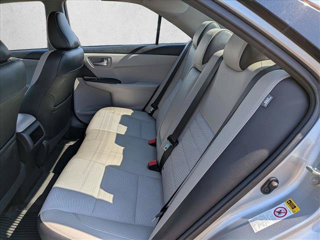 Used 2017 Toyota Camry SE FWD image 18