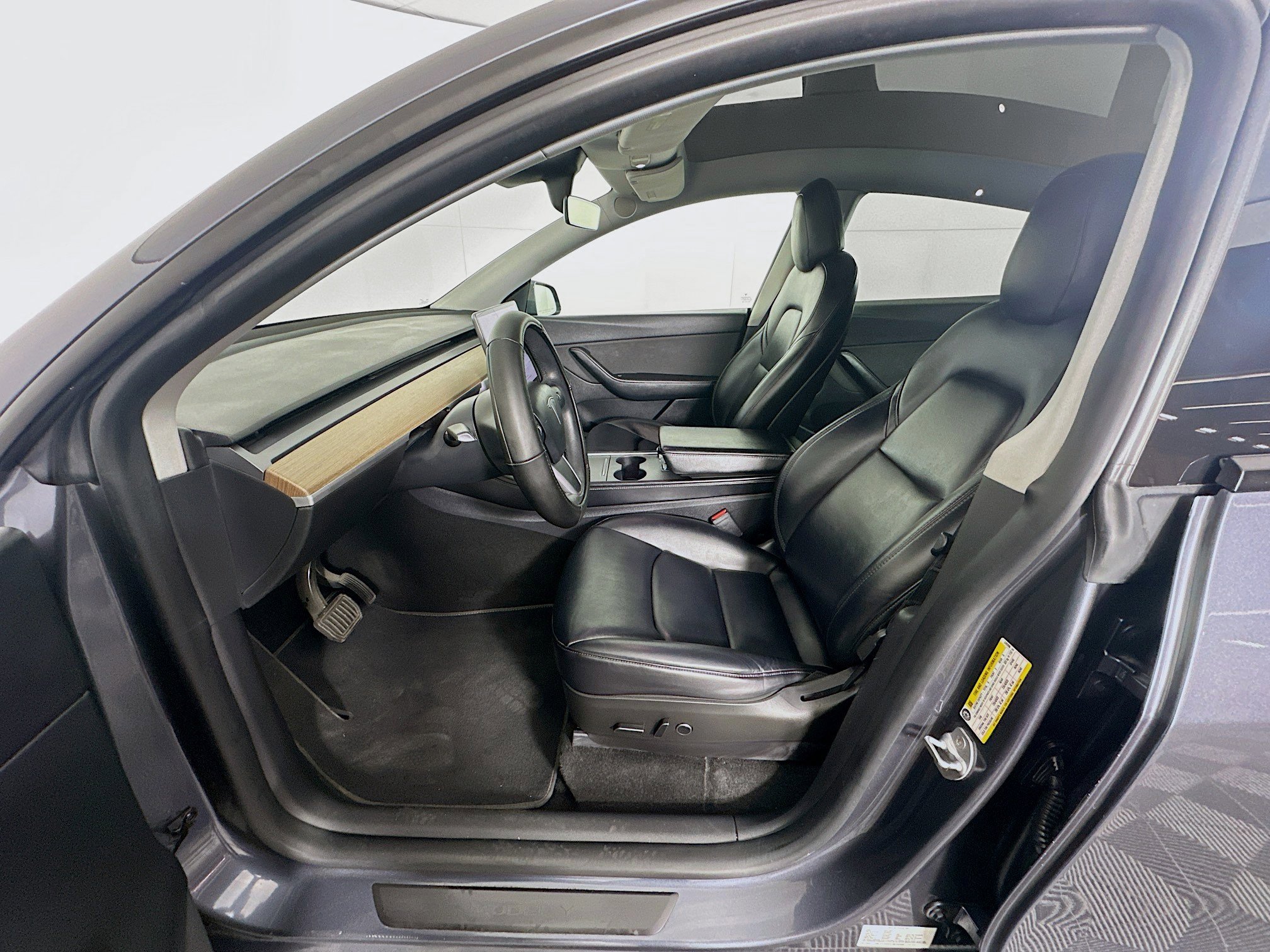 Used 2021 Tesla Model Y Long Range image 13