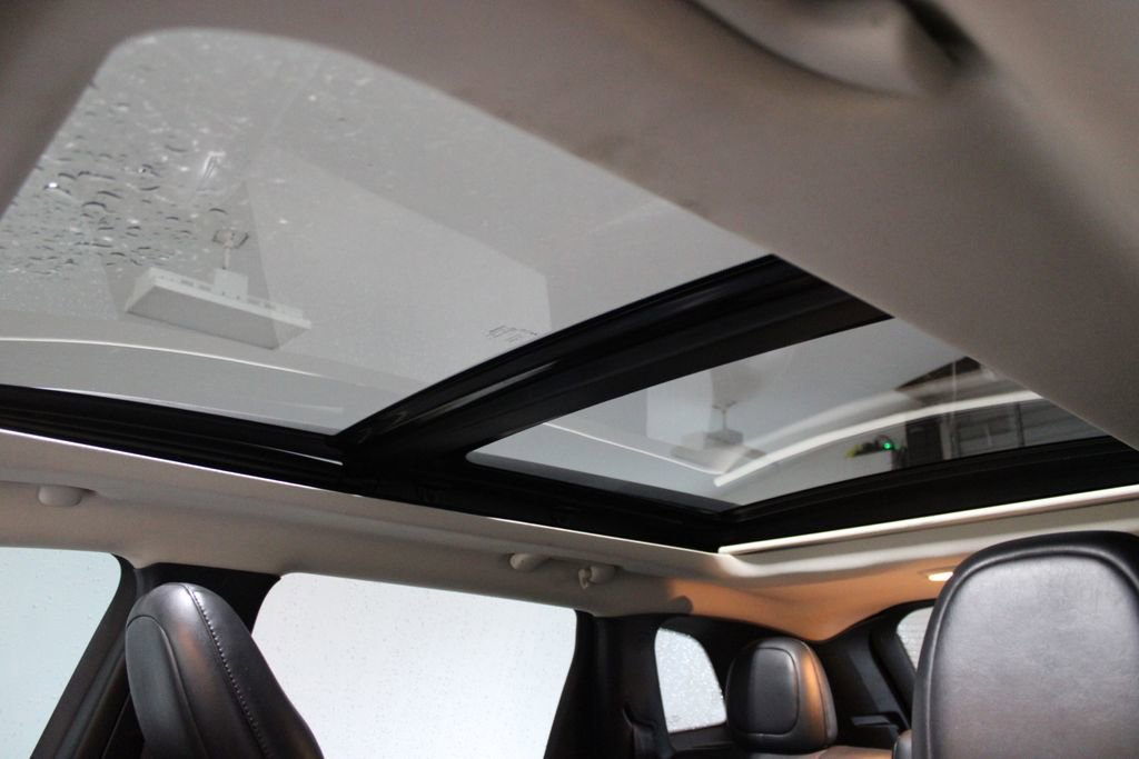 Used 2017 Jeep Cherokee Trailhawk w/ Comfort/Convenience Group image 52