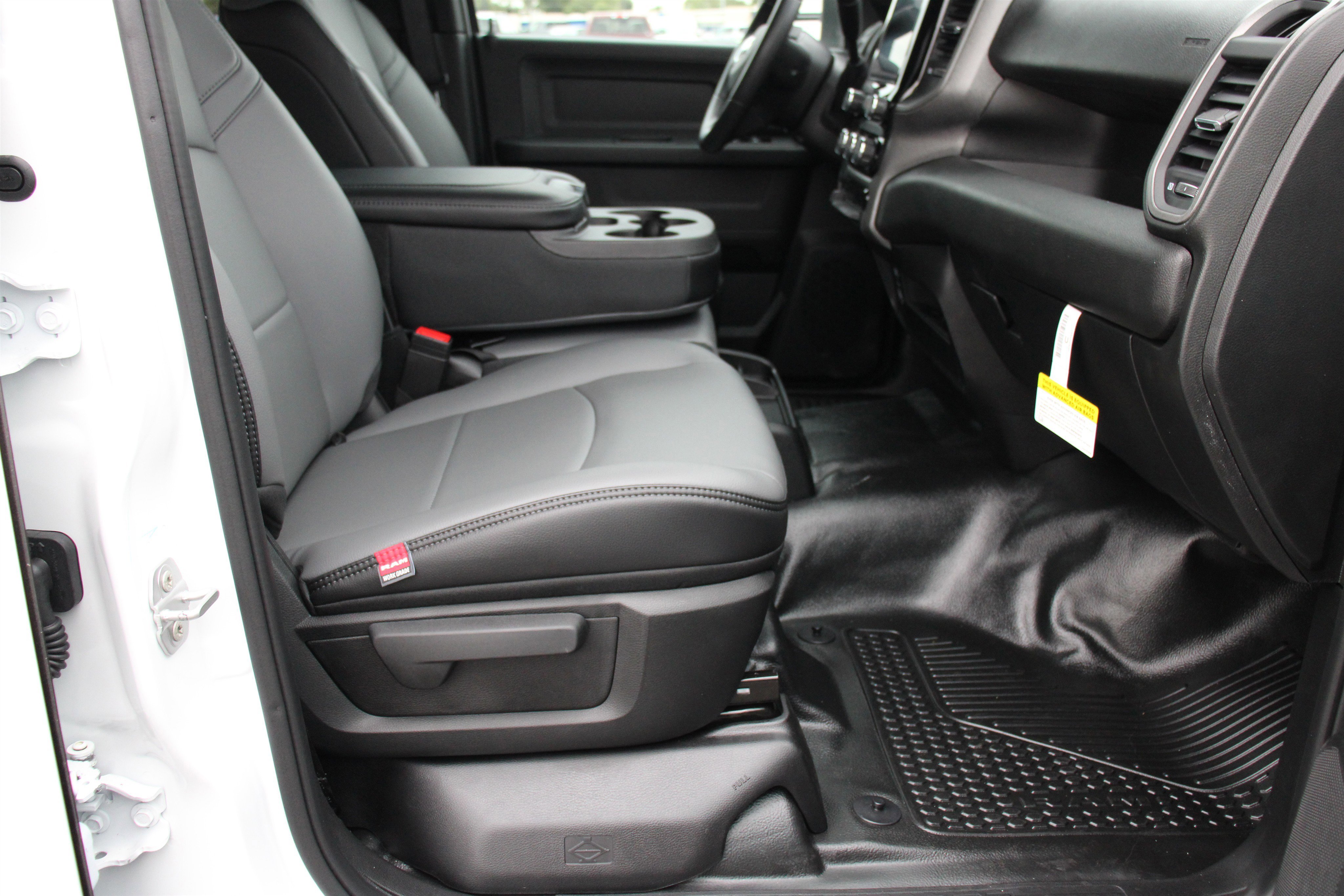 Used 2025 RAM 3500 Tradesman w/ Chrome Appearance Group image 26