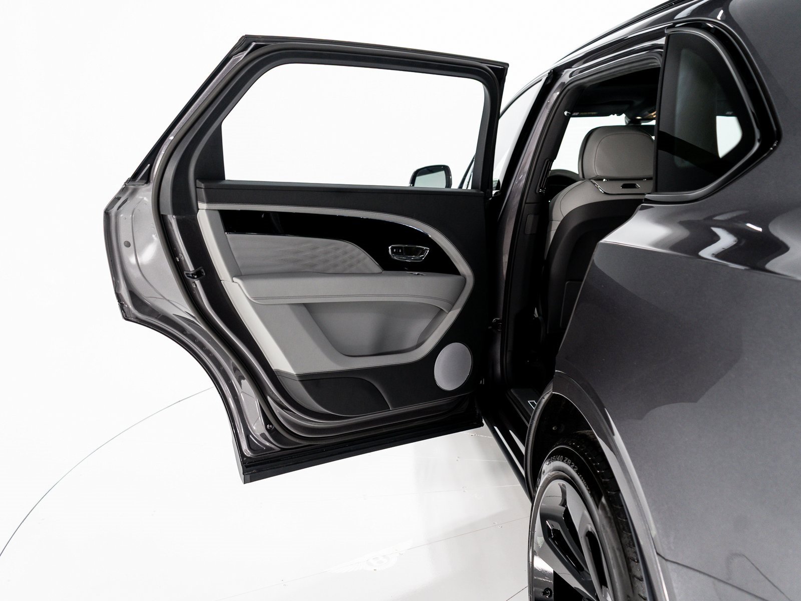 New 2025 Bentley Bentayga Extended Wheelbase image 21