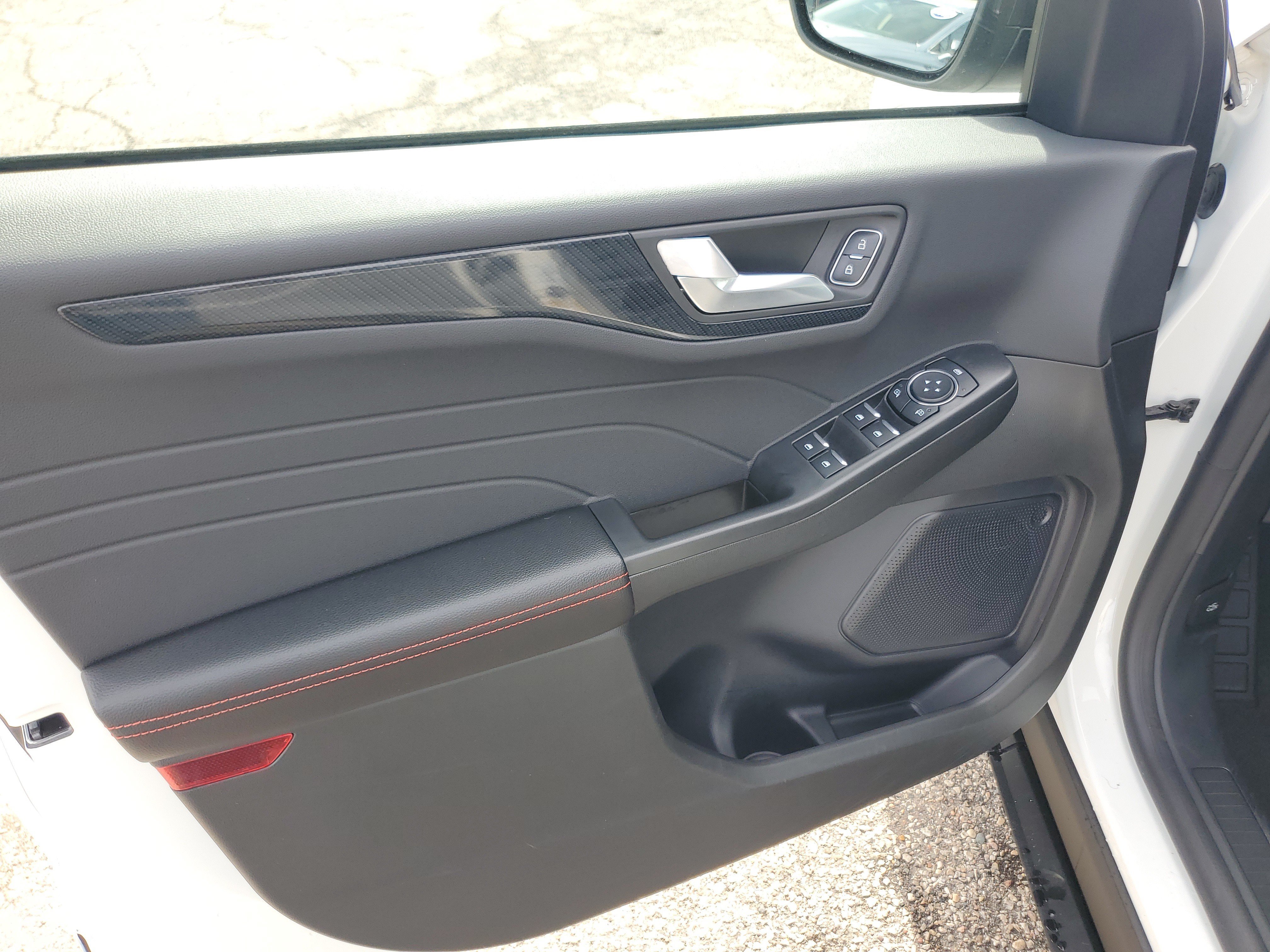 Used 2024 Ford Escape ST-Line w/ Tech Pack #1 AWD/4WD image 10