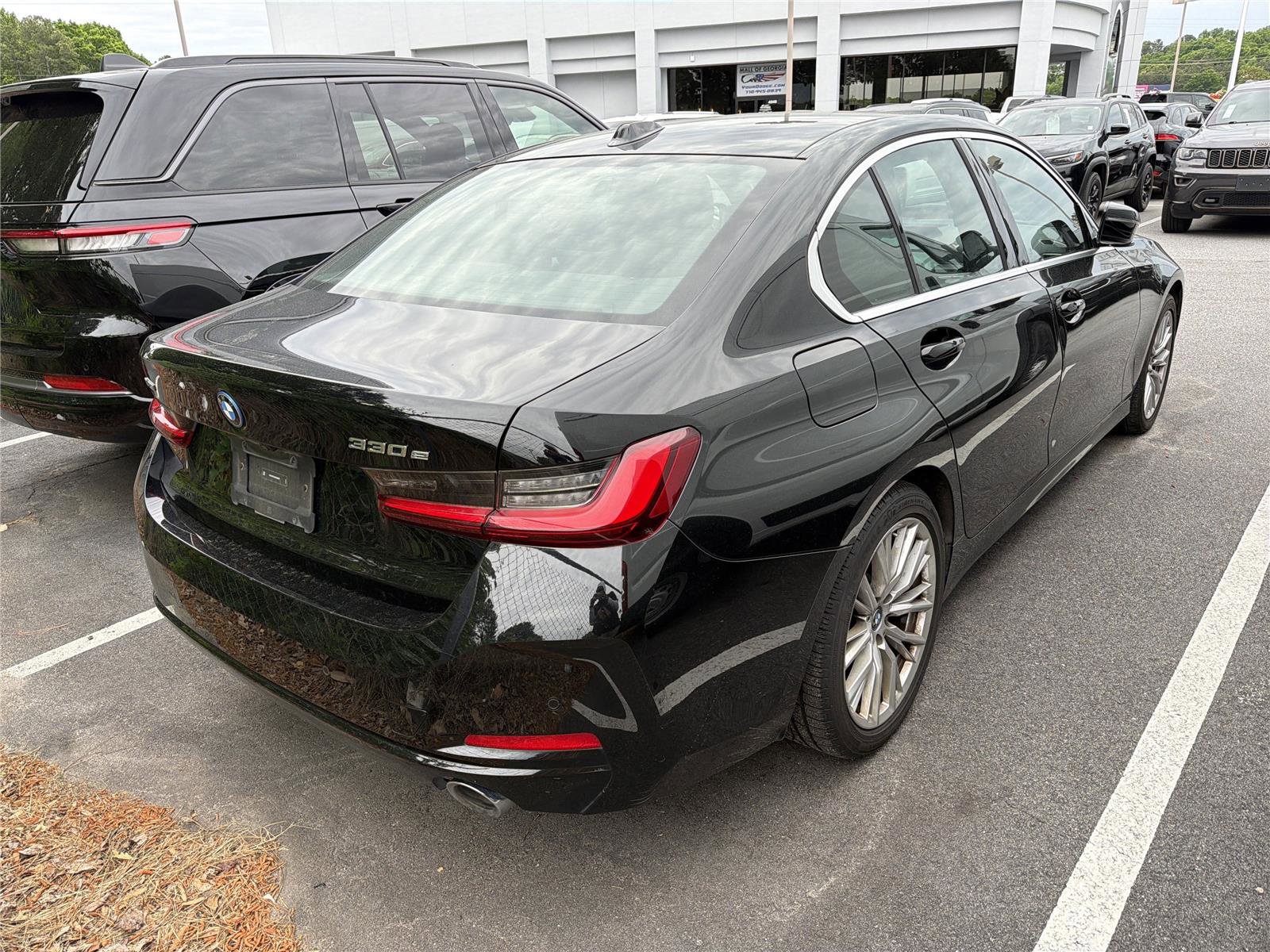Used 2024 BMW 330e xDrive AWD/4WD image 4