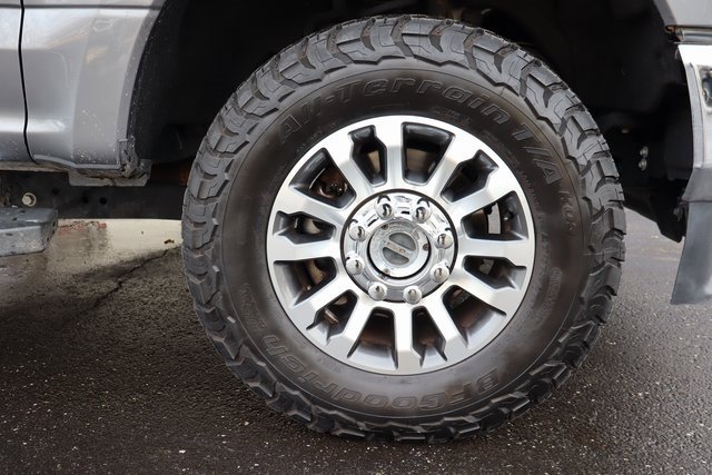 Used 2022 Ford F250 Lariat w/ Lariat Value Package image 11