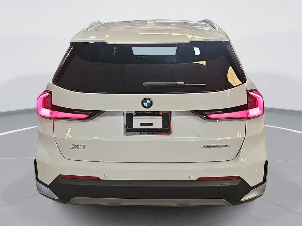 Used 2023 BMW X1 xDrive28i AWD/4WD image 6