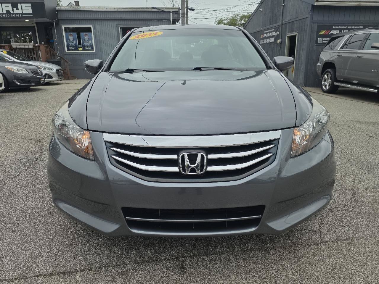 Used 2011 Honda Accord EX-L image 2