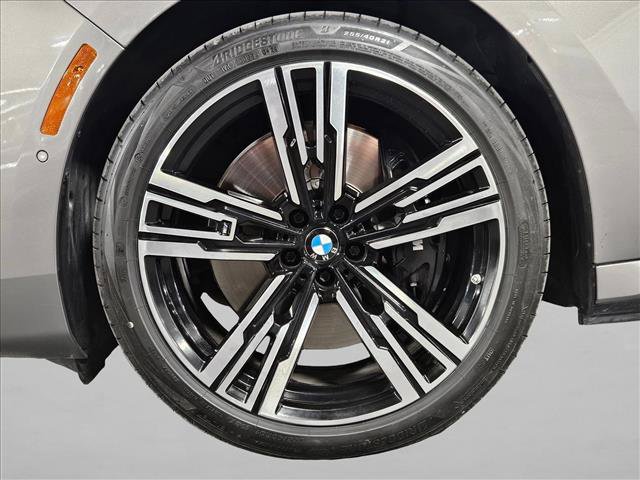 Certified 2024 BMW i7 eDrive50 w/ M Sport Package RWD image 22