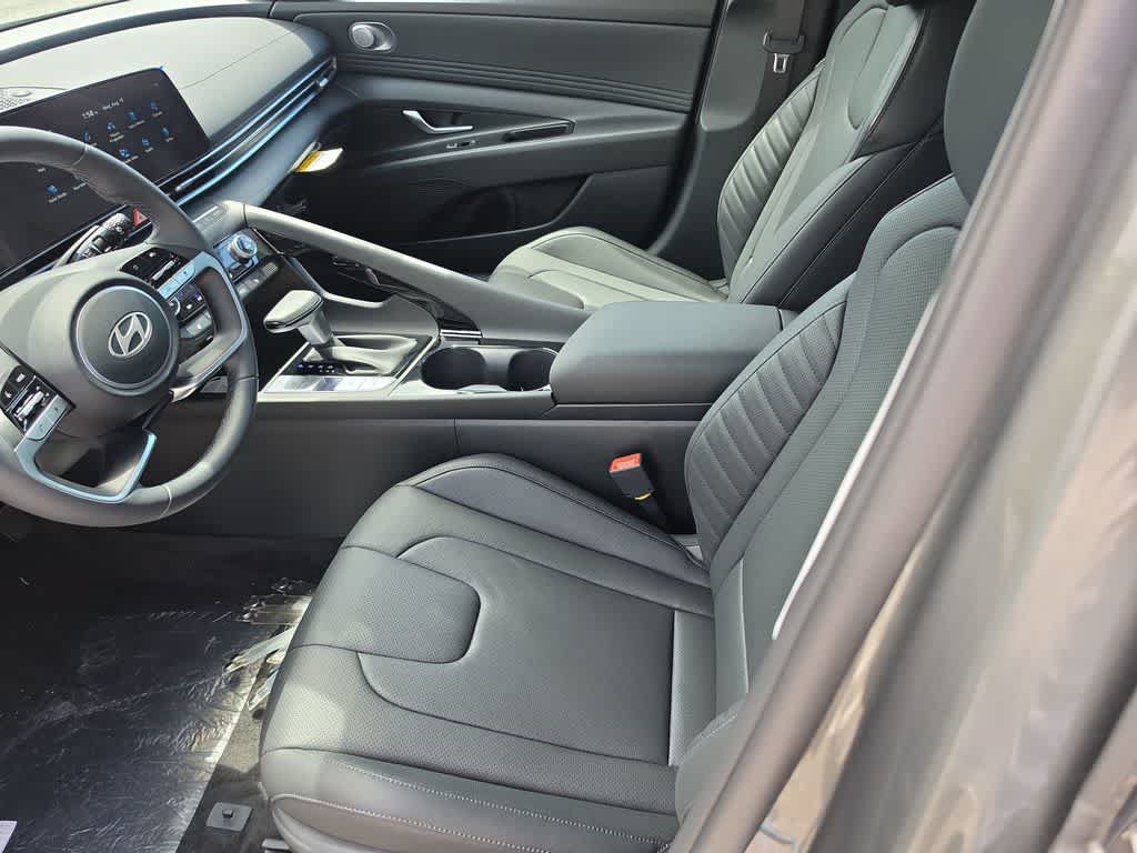 New 2026 Hyundai Elantra Limited FWD image 16