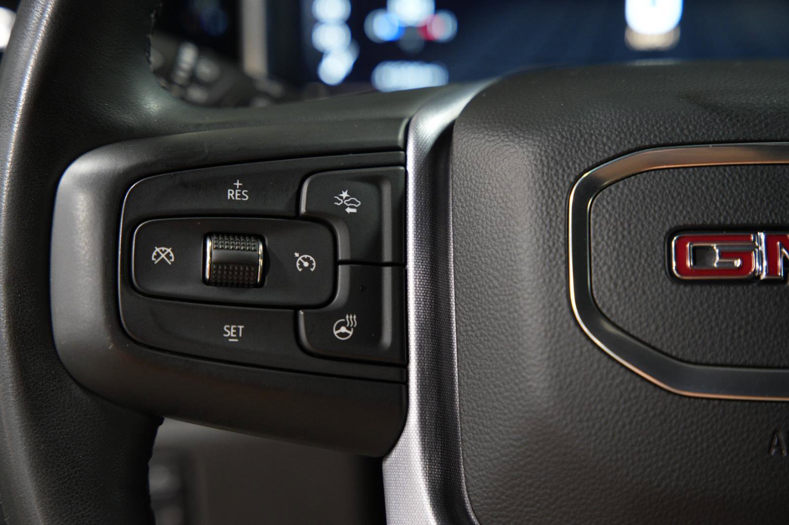 Used 2024 GMC Sierra 2500 SLT w/ SLT Convenience Package image 32