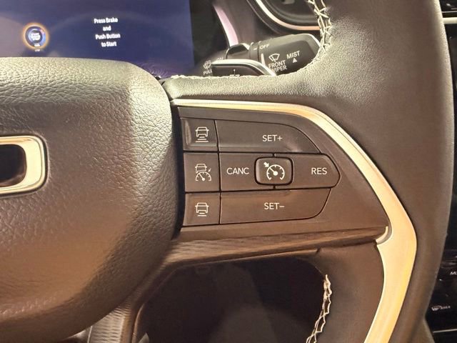 Used 2023 Jeep Grand Cherokee L Laredo AWD/4WD image 23