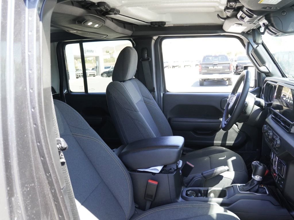 Used 2024 Jeep Gladiator Sport image 20