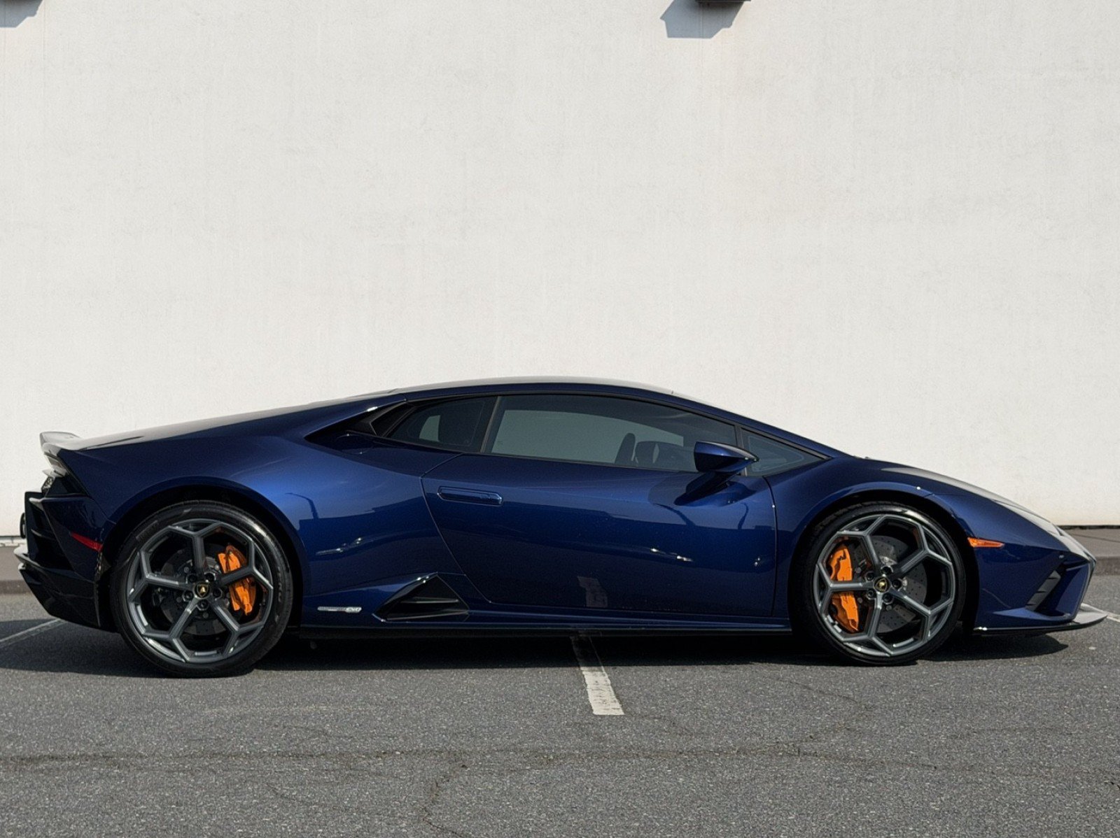 Used 2022 Lamborghini Huracan EVO RWD image 8