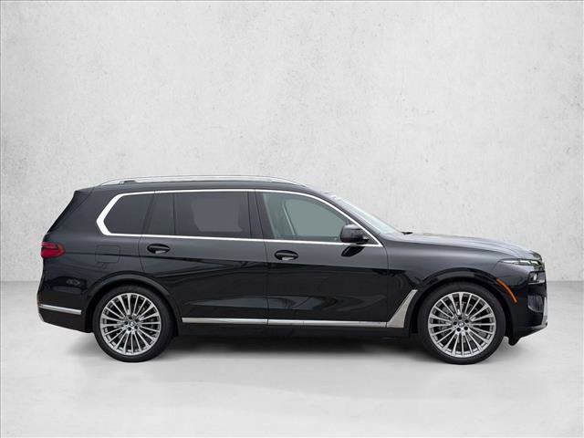 Used 2025 BMW X7 xDrive40i w/ Parking Assistance Package AWD/4WD image 4