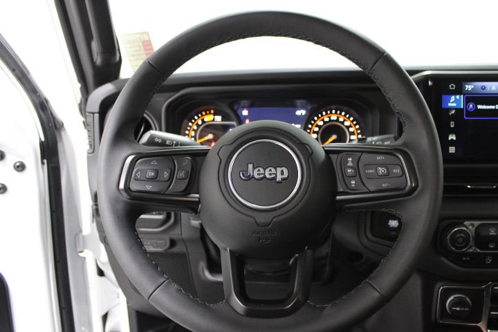 Used 2025 Jeep Wrangler Unlimited Rubicon image 35