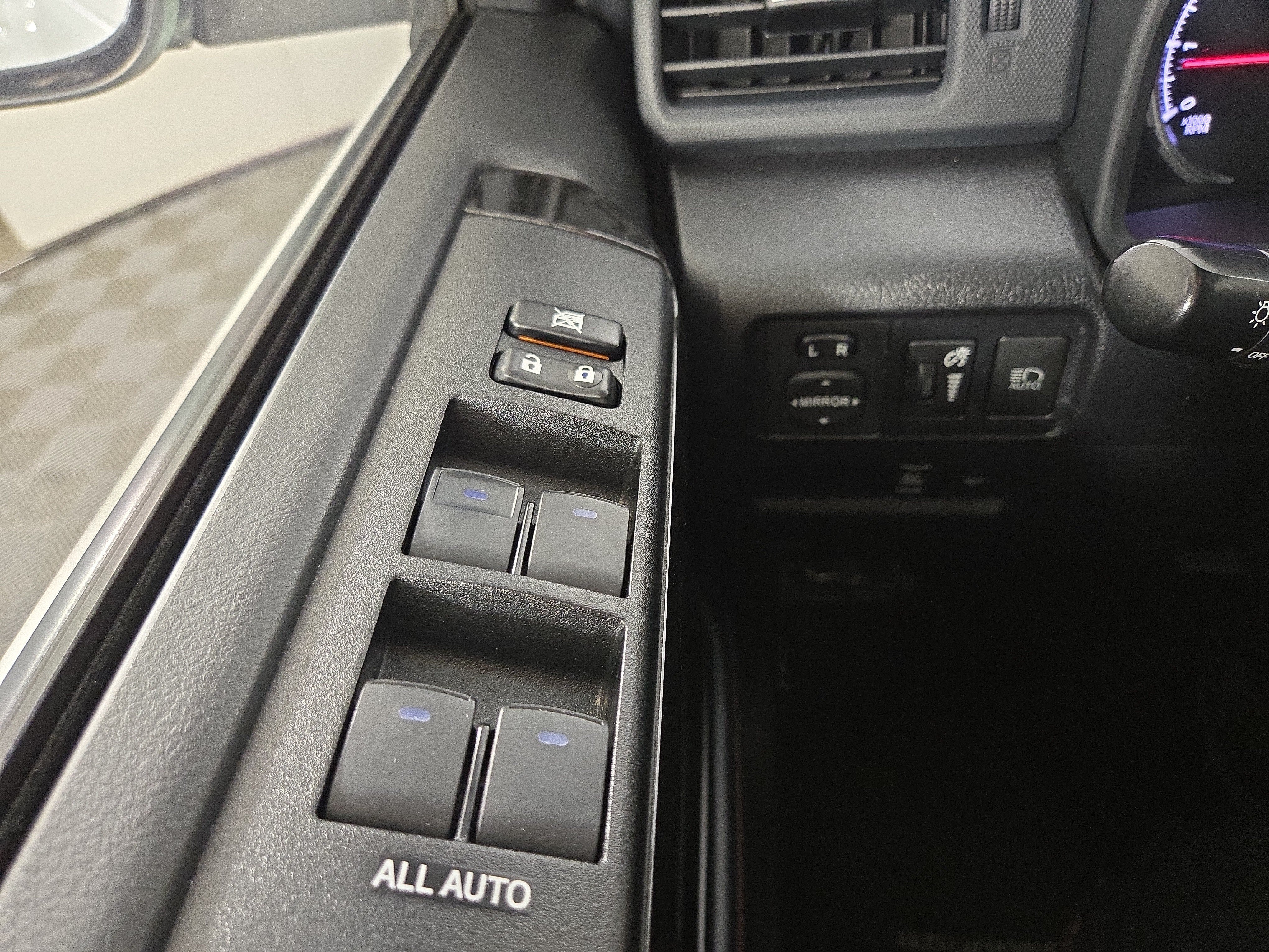 Used 2022 Toyota 4Runner TRD Off-Road Premium w/ Moonroof Package AWD/4WD image 31