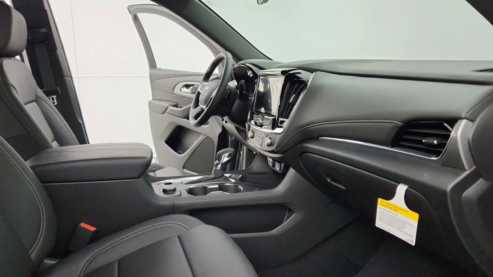 Used 2023 Chevrolet Traverse LT image 49