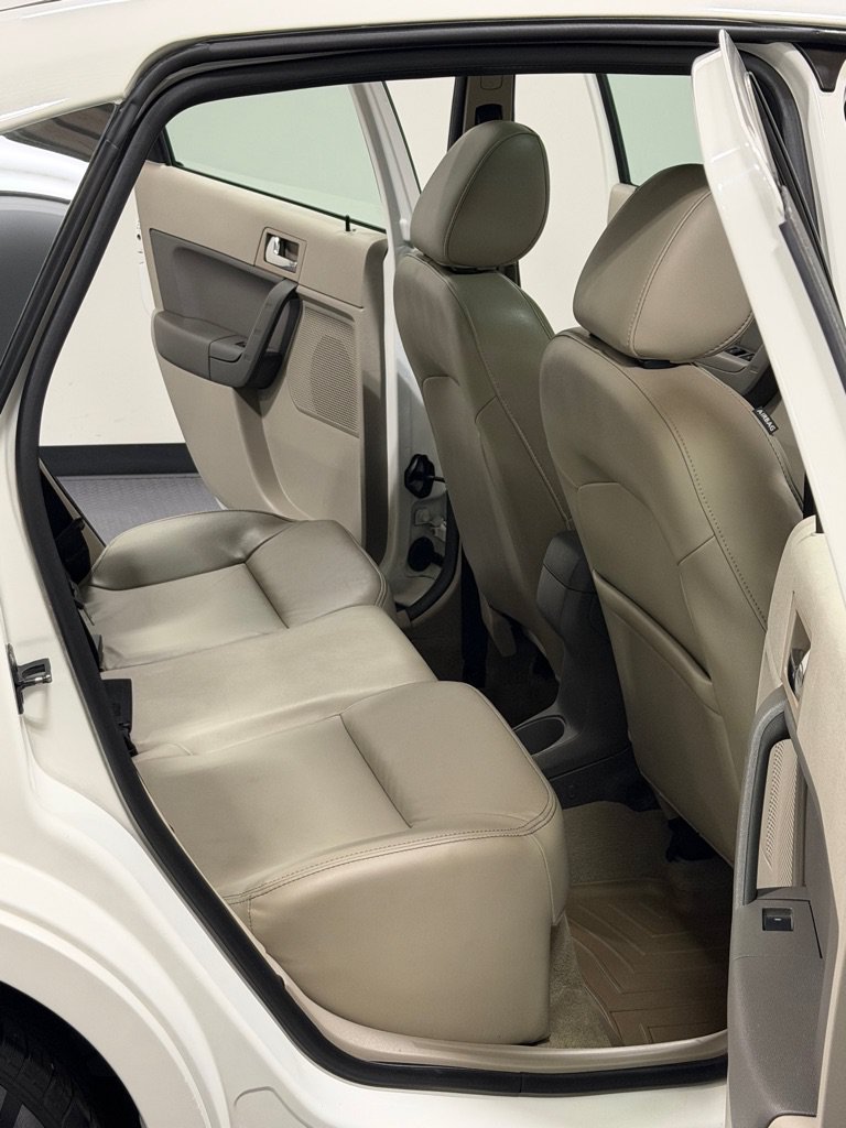 Used 2010 Ford Focus SEL FWD image 9