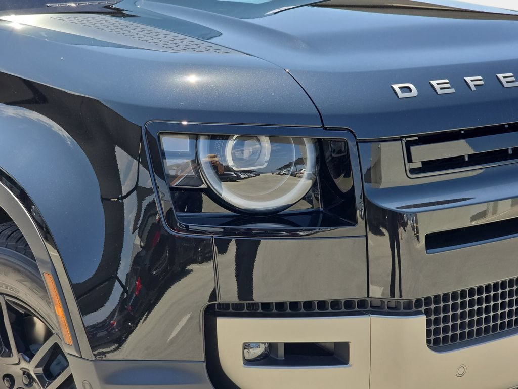 New 2026 Land Rover Defender 110 S AWD/4WD image 32
