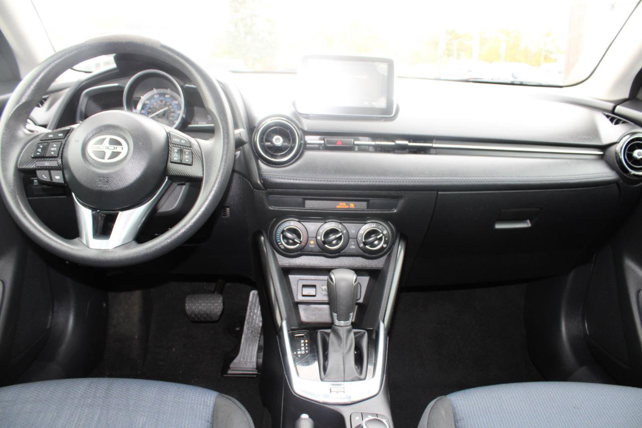 Used 2016 Scion iA FWD image 10
