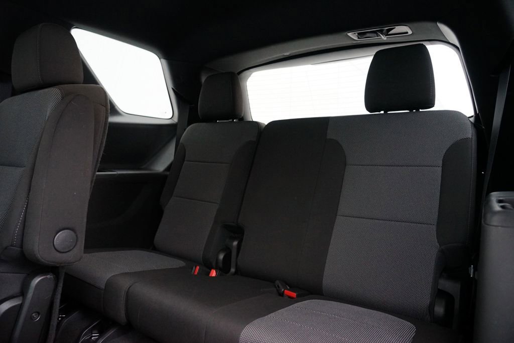 Used 2023 Chevrolet Traverse LT image 30