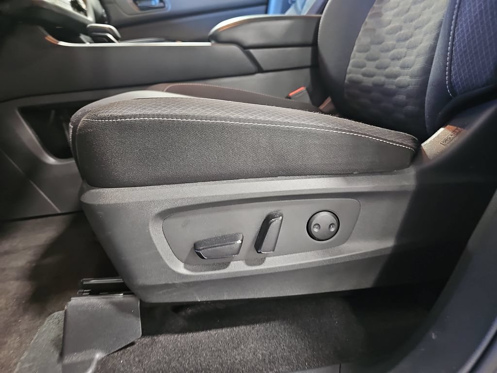 Used 2024 Nissan Pathfinder SV AWD/4WD image 29